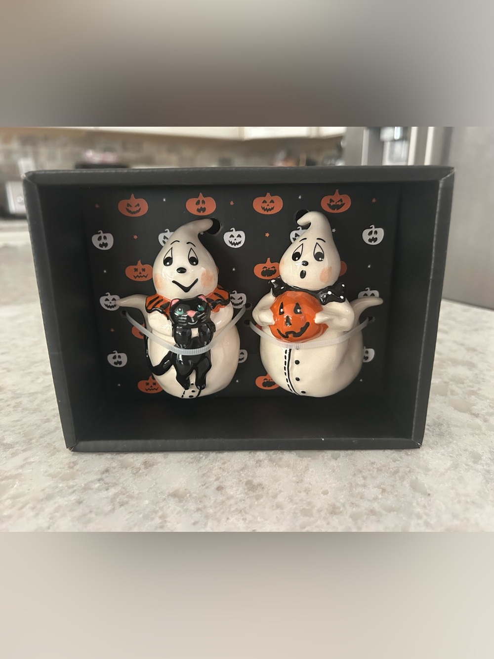 “New” Blue Sky Clayworks Halloween Ghost Salt & Pepper Set